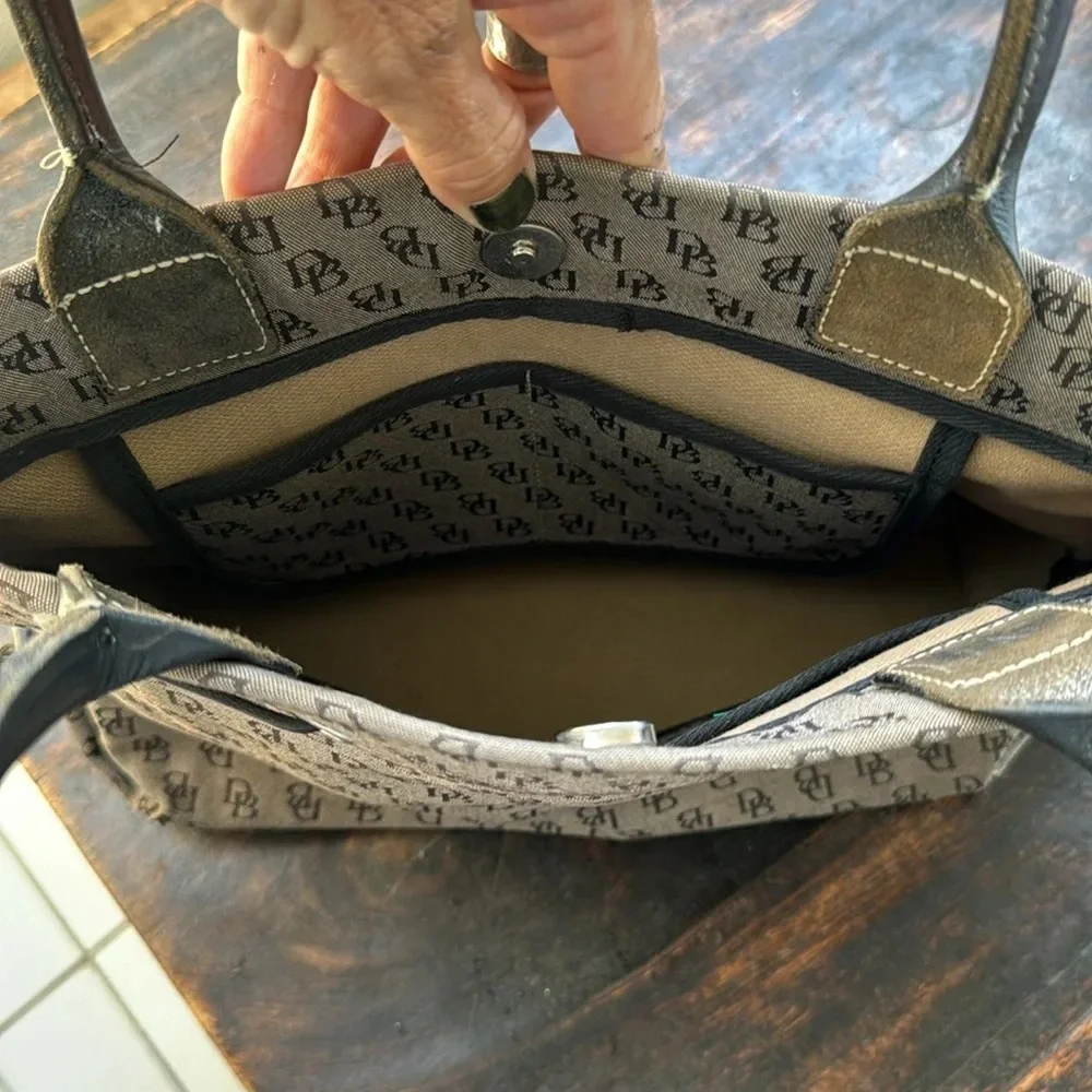 Dooney & Bourke authentic  classic vintage Handbag Gray & Black